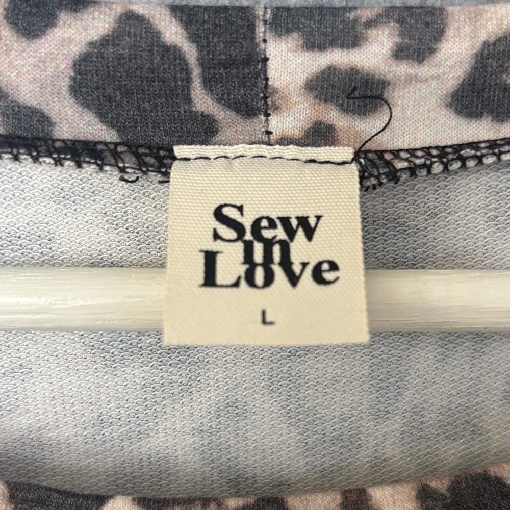 NEW! Two Toned Babydoll Blouse in Black Shimmer Animal Print accents  L Black - Picture 10 of 11